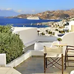 Pelican Hotel 2*